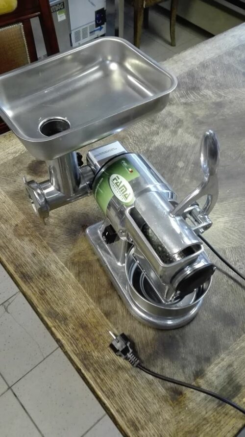 Hakklihamasin/ juusturiiv Fama TG8